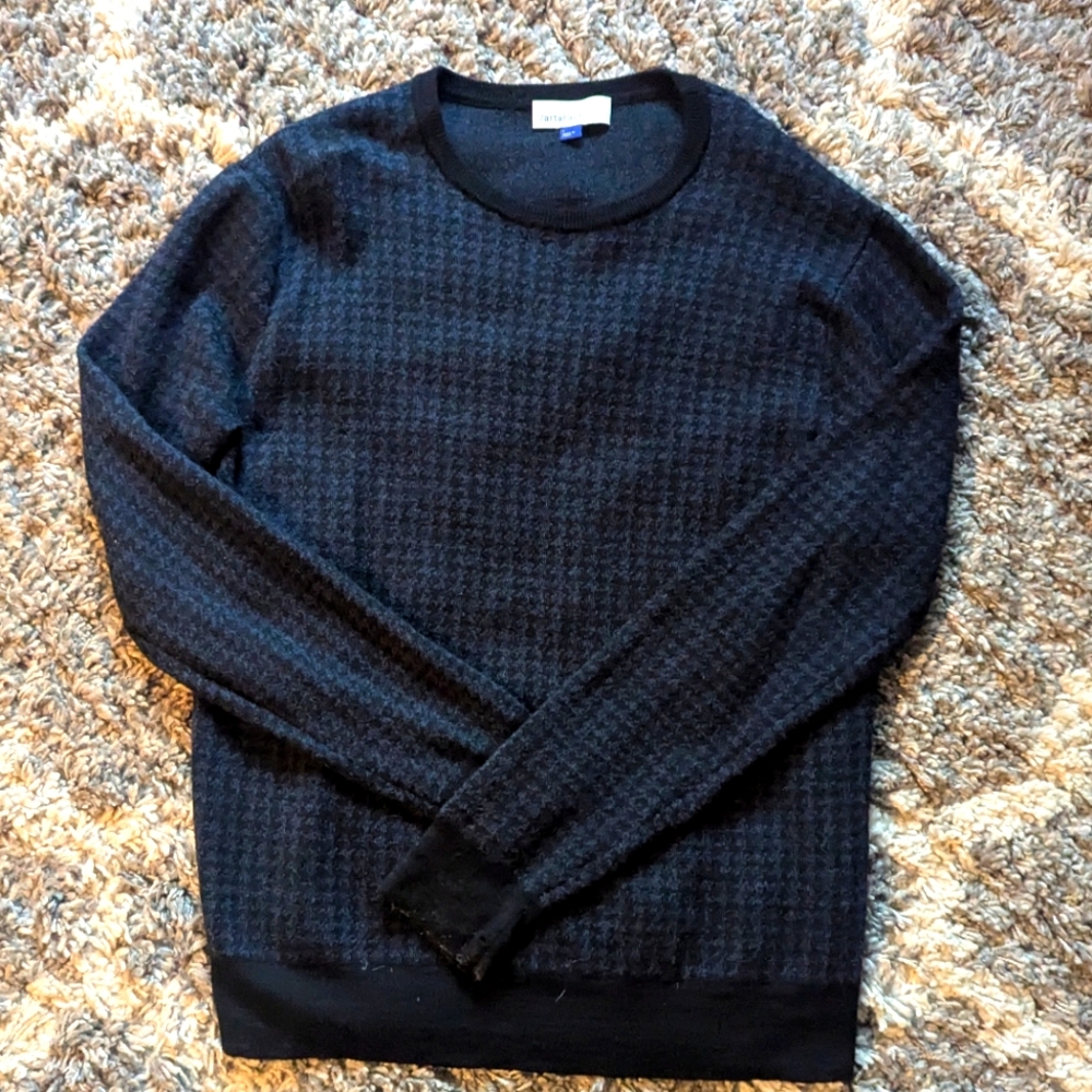 Artefact Men's Sweater Size L